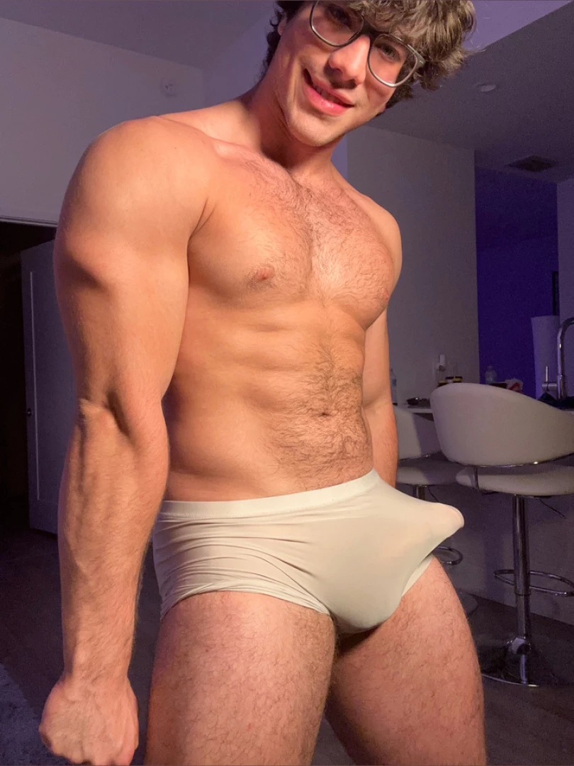 Do i look strong now or maybe you re focused on something stronger i 