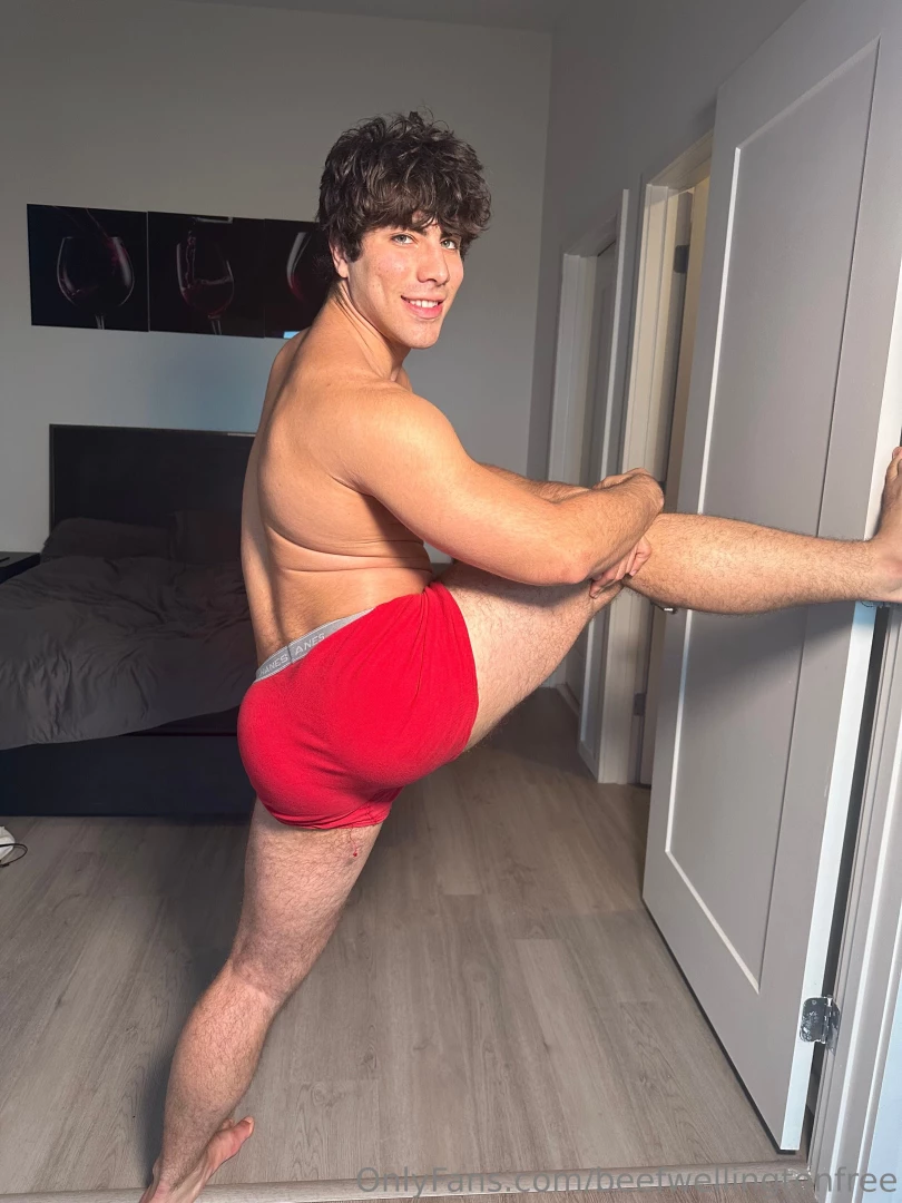 Spreading it in front of you like this i bet you can t handle it or 