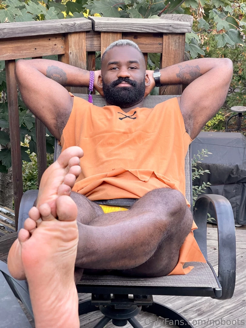 Need someone to rub these flinstone feet 