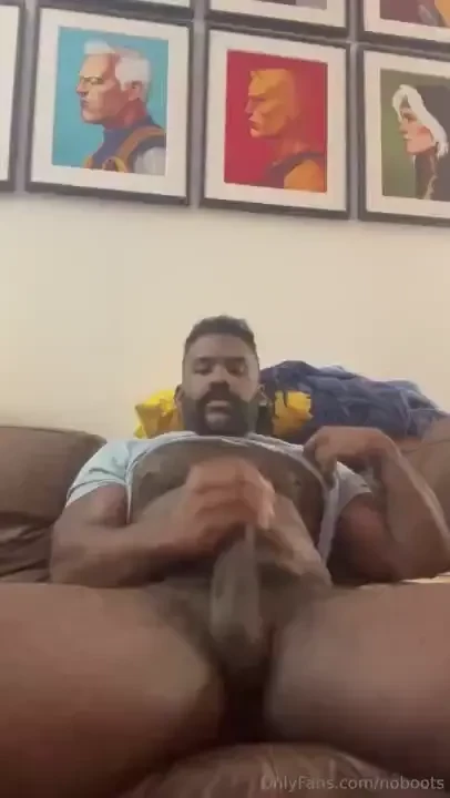 Watch my balls bounce until i bust 