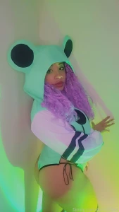 Freaky fwog 3 videos -bj w toy -strip tease -joi tiggobitties part 53