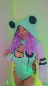 Freaky fwog 3 videos -bj w toy -strip tease -joi tiggobitties part 18