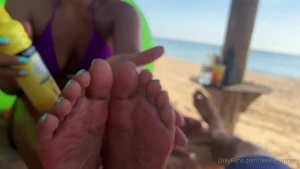 alexia-ramsey - Getting my feet ready to rub my man s cock on the floating ring trying 