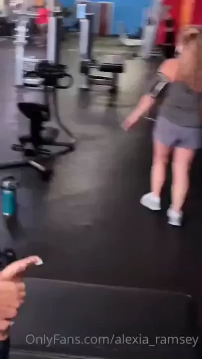Part 4 of my feet in the gym series let me tell you the foot creepers 
