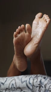 alexia-ramsey - How badly do you want to taste the textures of my feet if you didn t 