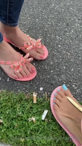 alexia-ramsey - My friend has cute feet right wait until you see what i shot with her 