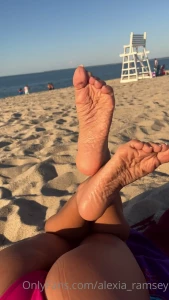 alexia-ramsey - Happy soles saturday can you see that texture of my soles would you 