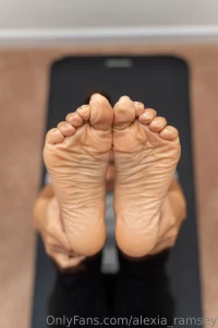 31 photo post bare nails amp bare feet for those always asking for it part 2