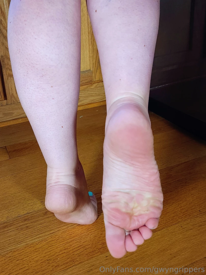 Oooooops my soles are a little bit dirty but still kinda cute right 