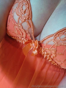 Cleavage appreciation post you boys know i got cute toes and a sexy part 2