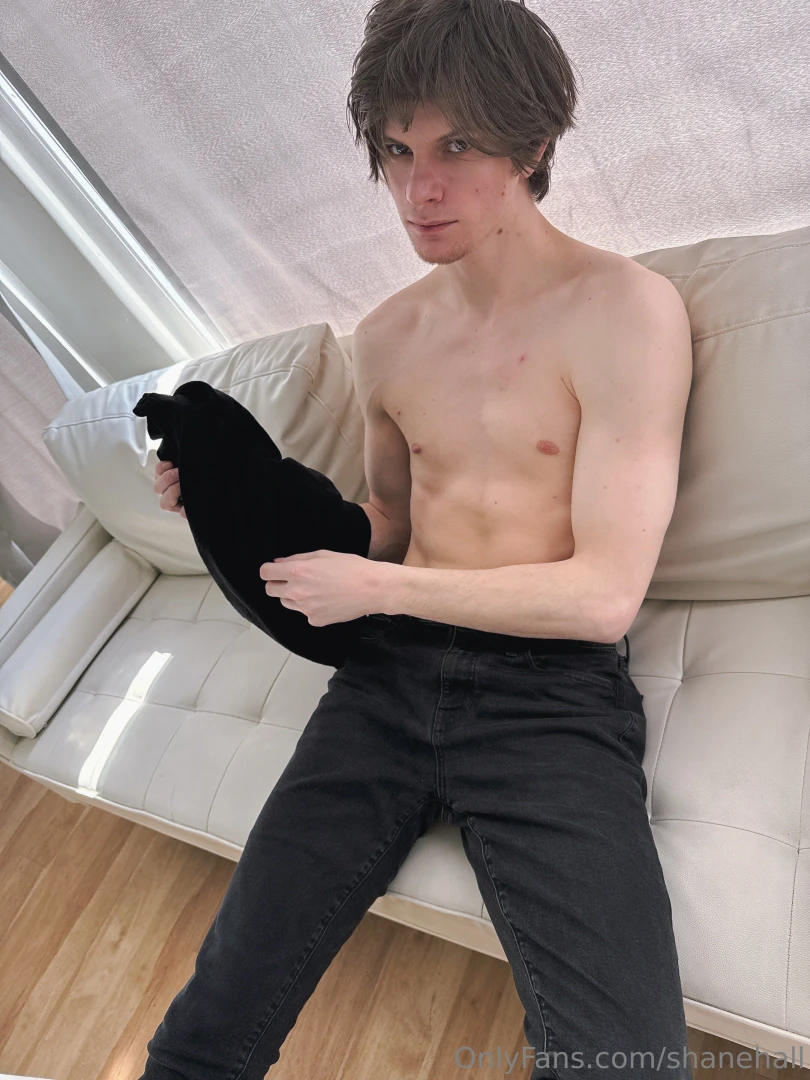 Who s ridding who here 