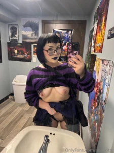 It s game night with friends but i snuck off to the bathroom because i part 2