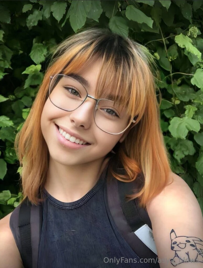 Beatrixmay just turned 18 and her page is already filled with part 21 