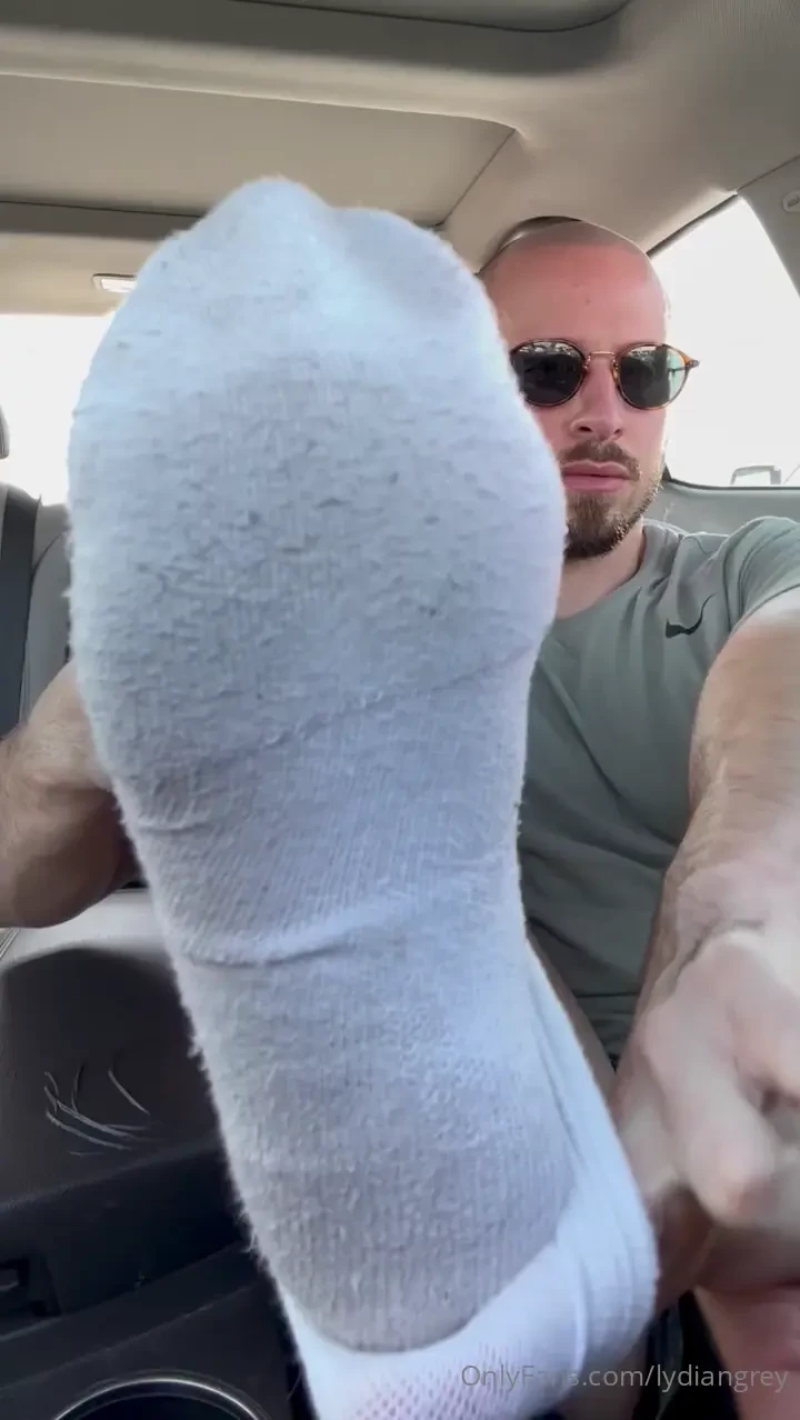 About to lay them on your face swipe past slide no 4 for mini video 