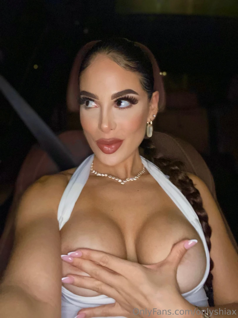 Tengo un conjunto navide o nuevo aunque creo que no durar mucho puesto 