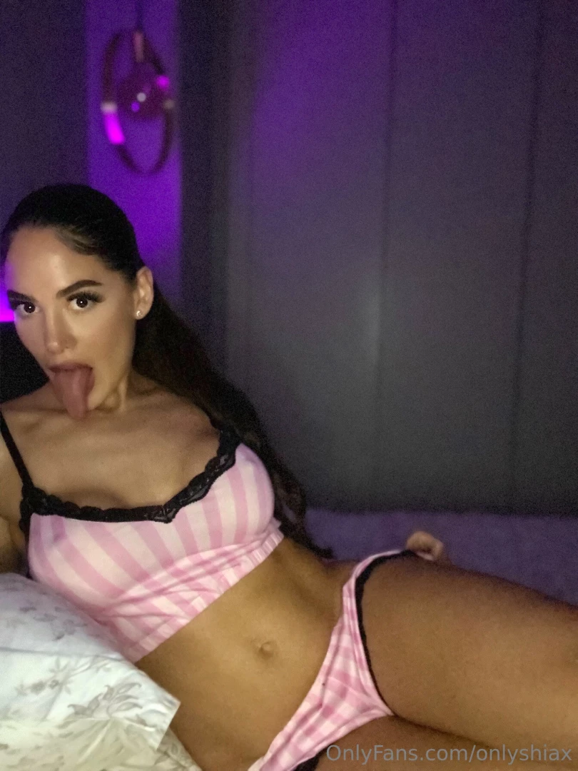 What is it about the night that makes me feel this way qu tiene la 