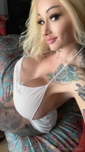 Do you like what you see i have more to show