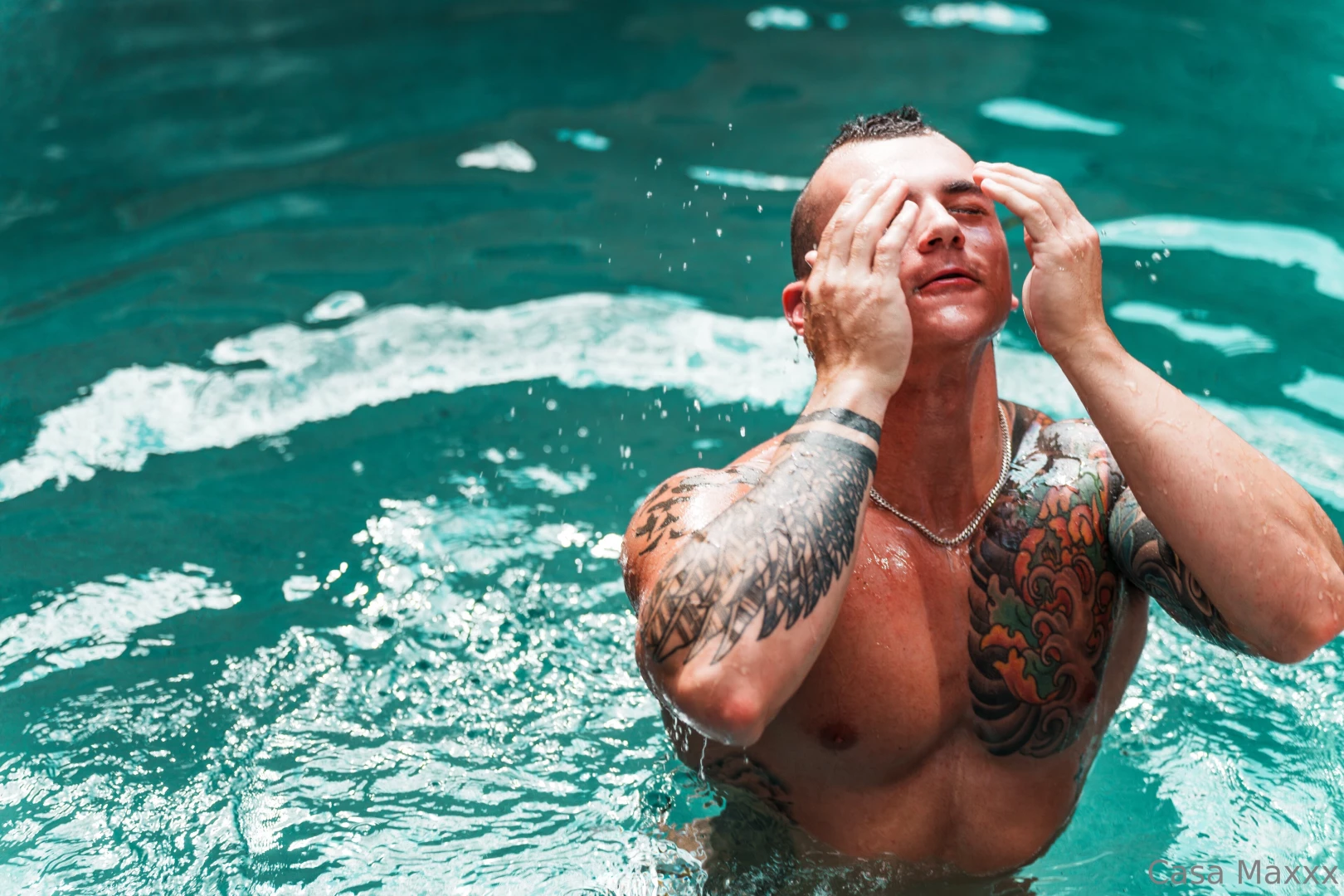 Sebastian_bluu took a dip in the pool and shows off why he won the part 5 