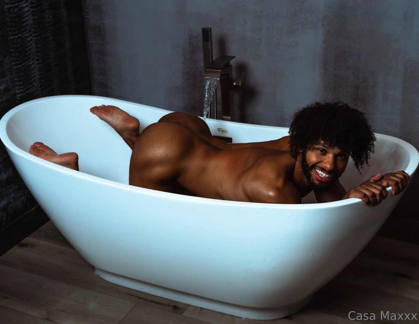 Foto friday rub-a-dub-dub join tonygenius69 in the tub iamxjamesross 