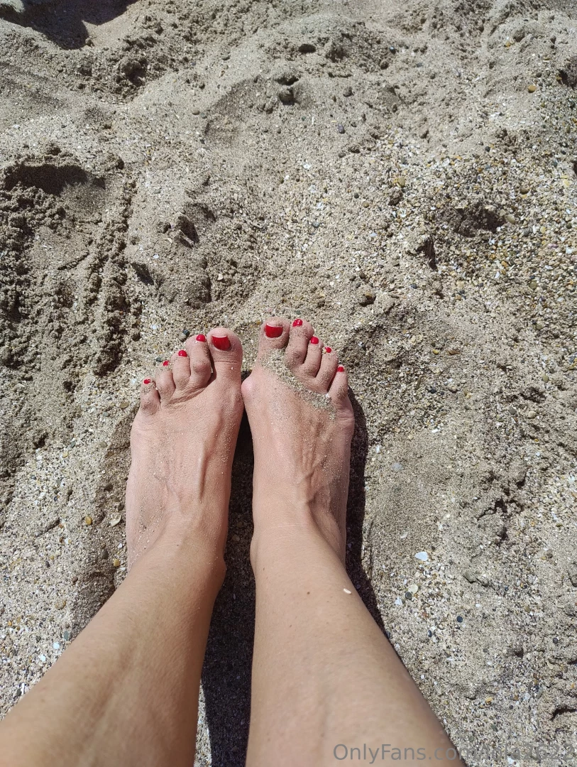 My feet are waiting for you to suck them 