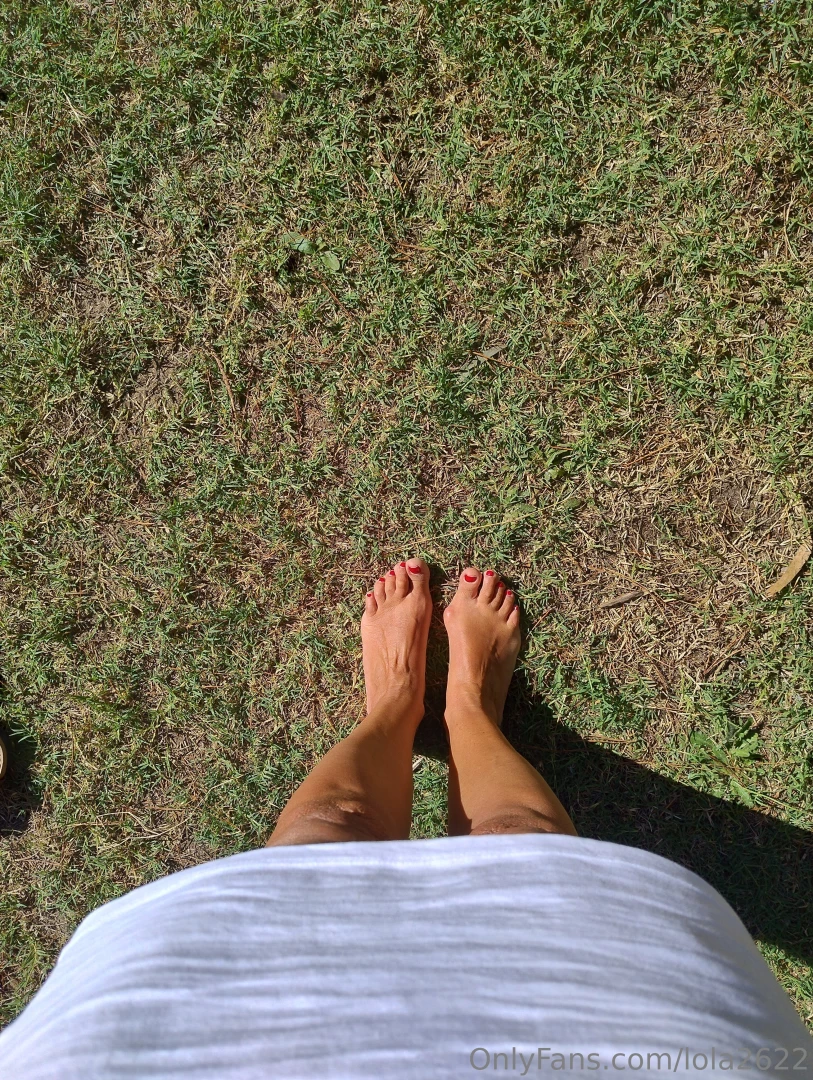 You like my feet you don t know how much i like it when you suck them 