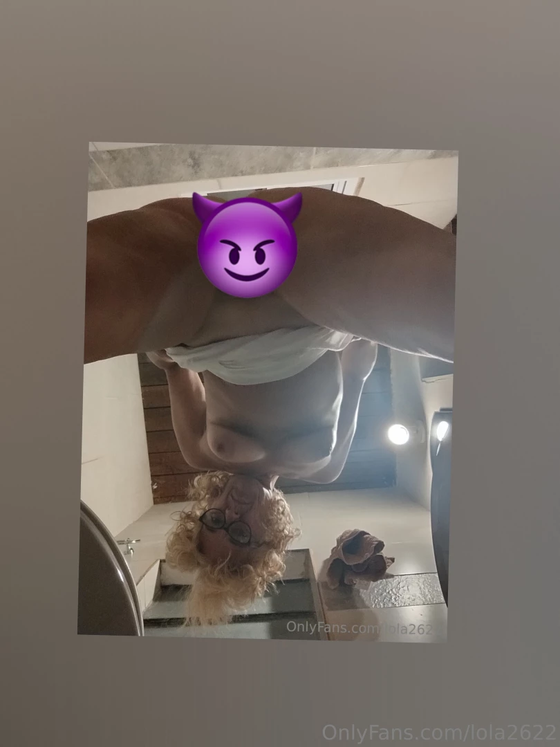 Everything is upside down hahaha 