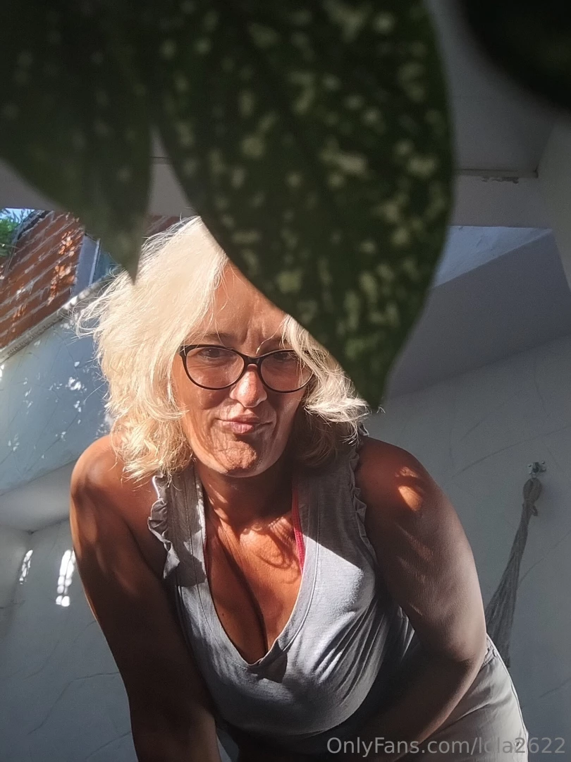 Good morning my love here i am waiting for you while the sun warms my 