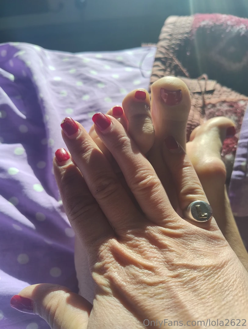 I need to fix my fingernails and toenails help me with a tip my love 