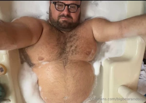 A little bubble bath selfie