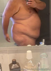 bigbearandboy - Showing off this big bod 