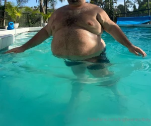 A little evening solo swim for daddy part 1