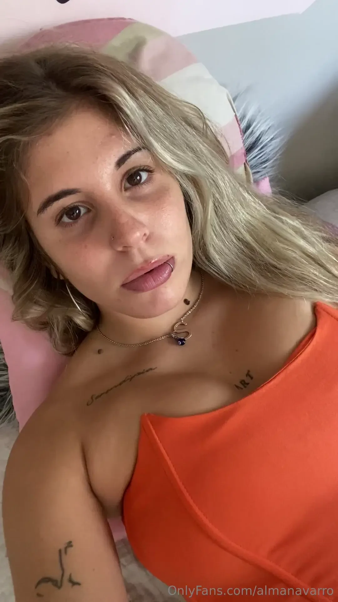 Hoy me ayudas a quedarme sin nada y empapadita 