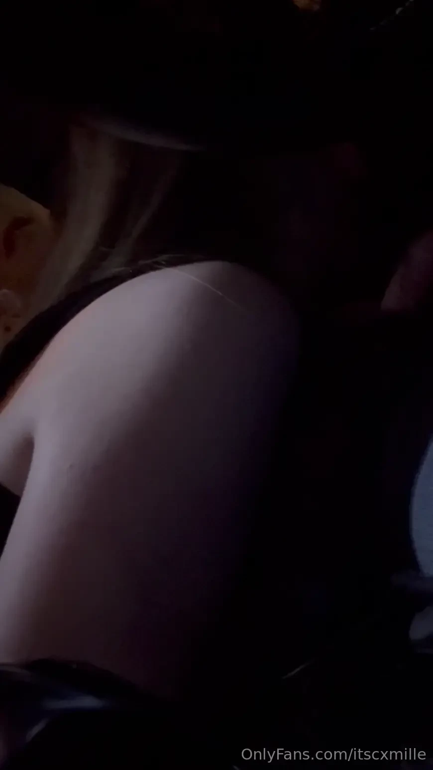 Heading to the nightclub can t help but be a good girl and take it 