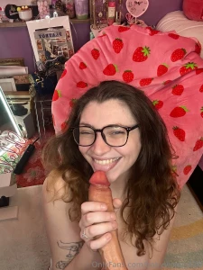 New video tonight at 5pm est a sexy loving dildo bj oooor join my vip