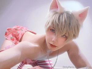 Strawberry boy xavier set in your dms today