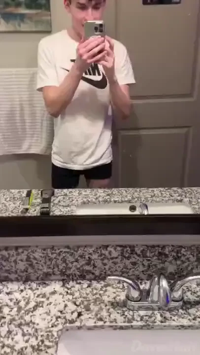 I recorded myself shaving my pubes right after that poll i made a 