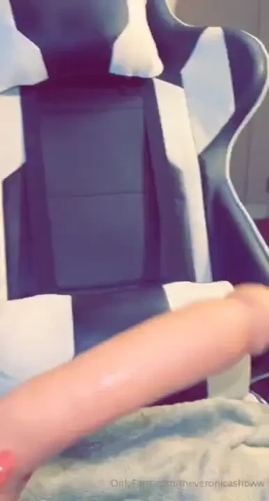 I love when it runs down my chin after he finishes in my mouth 