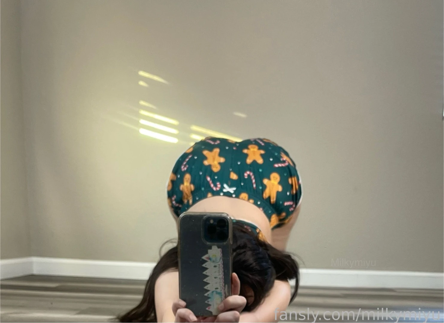 Wanna see how much i can arch my back for you 