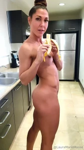 lauramariemasse - Who wants to be that banana 