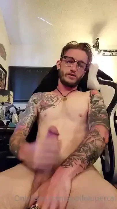 A quick cum before a longer video later tonight boy did i get sunburnt 