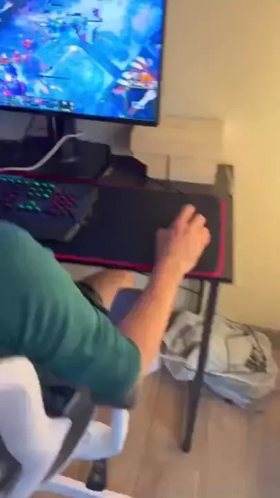 Making sure luke gets that win cause i want some dick in me tonight 