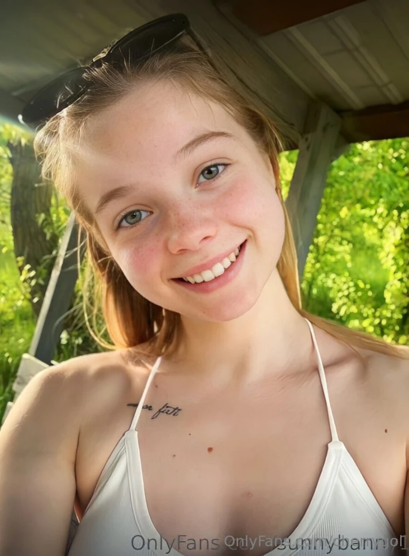 Big ass slut sunnybanny1 wants you to slap it this naughty loves to part 35 