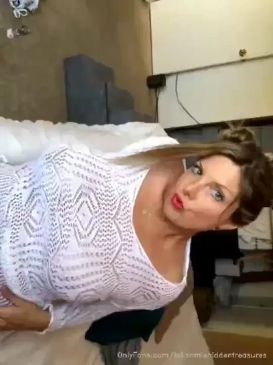 Stream started at 09 04 2020 09 18 pm sexy lady entertains horny men 
