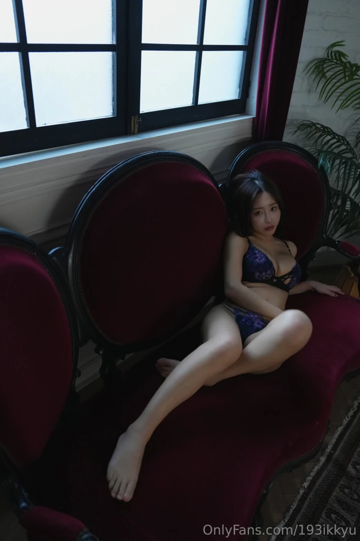 Good evening it s ikumi the big year-end event comiket where i get to part 12 