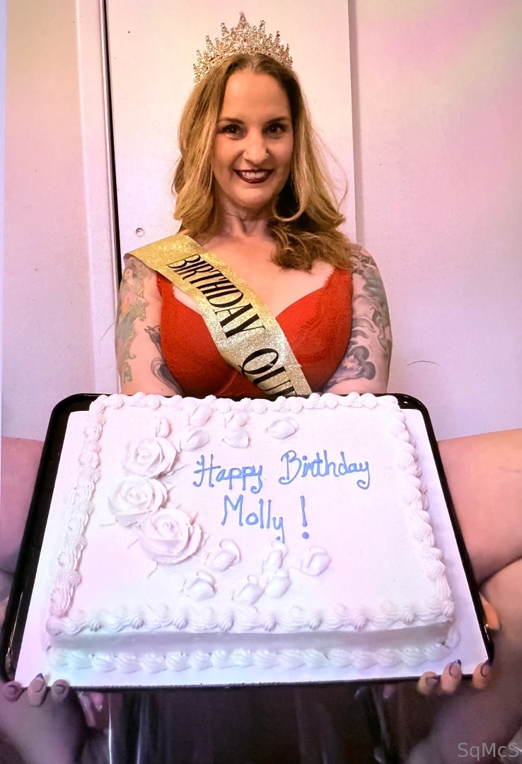 My new cake sitting champagne pour masturbation squirting drinking it 