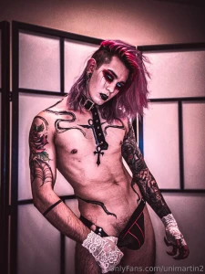 Did you know that i post 9 times every single day on my main page