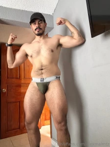 Por si les daba curiosidad ver mi verga completamente dormida part 2