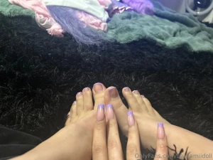 I need my toes sucked part 1