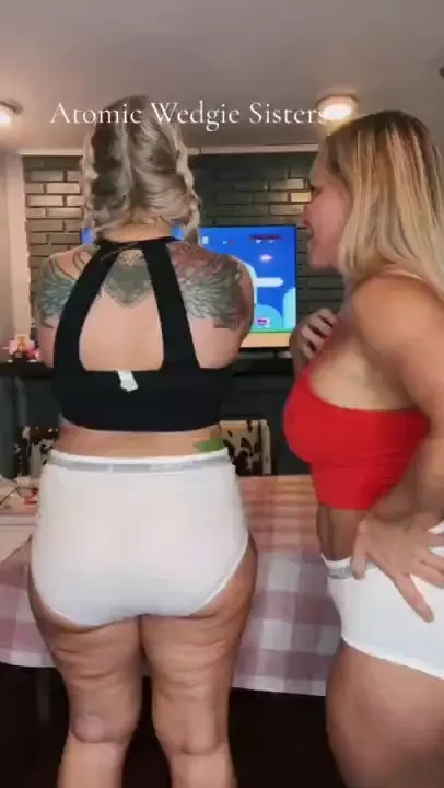 The atomic wedgie sisters show off their gaming skills how well can 