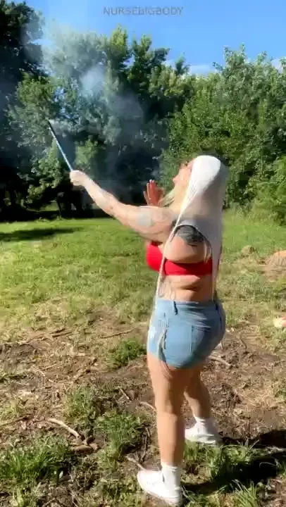 Gracie s first non-spectator 4th experience chaos ensues check it out 